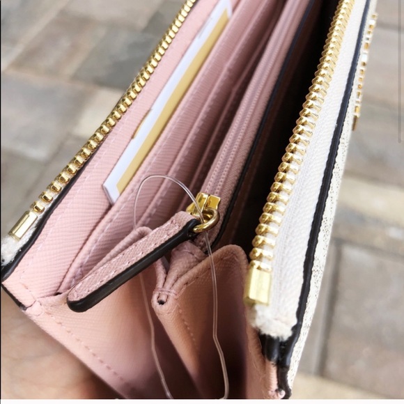 Michael Kors 3/4 zip wallet vanilla mk pink - Picture 2 of 7